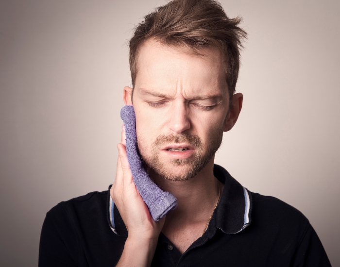 Sore Jaw on the Right Side: Causes, Symptoms & Relief